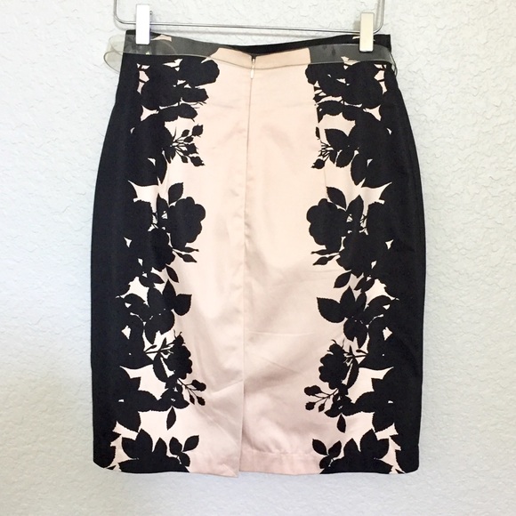 NWOT Worthington Floral Pencil Skirt With Belt S:6 - Picture 3 of 6
